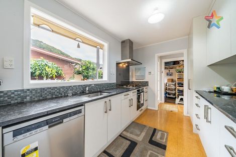 Photo of property in 10 Cleary Street, Waterloo, Lower Hutt, 5011