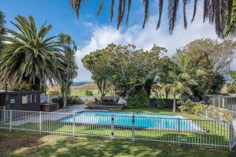 Photo of property in 36 Golf Road, Paraparaumu Beach, Paraparaumu, 5032