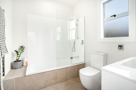 Photo of property in 35 Strathavon Road, Miramar, Wellington, 6022
