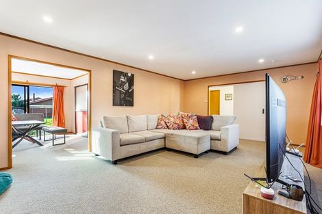 Photo of property in 4 Muscat Place, Henderson, Auckland, 0612