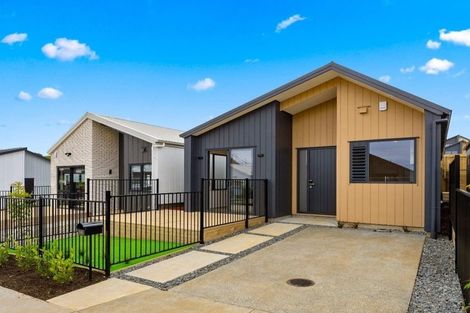 Photo of property in 16 Taukahiwi Road, Pukekohe, 2120
