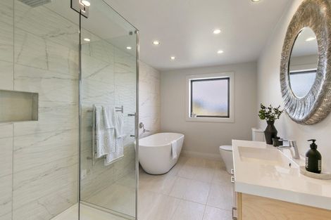 Photo of property in 83d Seatoun Heights Road, Seatoun, Wellington, 6022