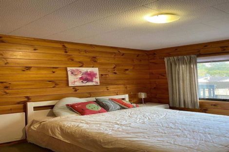 Photo of property in 11 Heather Place, Sunnynook, Auckland, 0620