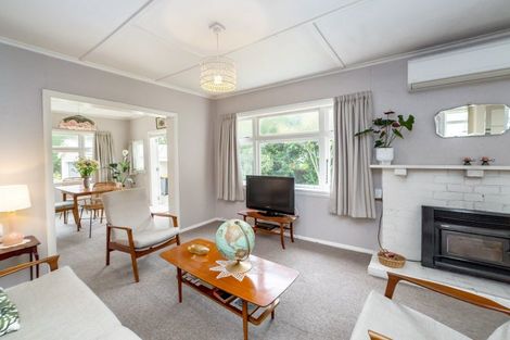 Photo of property in 12a Kuratawhiti Street, Greytown, 5712