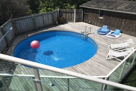 Photo of property in 29c South Lynn Road, Titirangi, Auckland, 0604