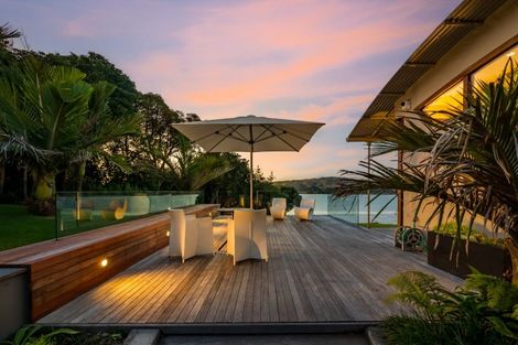 Photo of property in 360 Paremata Road, Whitby, Porirua, 5381