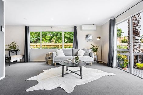 Photo of property in 60 Taikata Road, Te Atatu Peninsula, Auckland, 0610