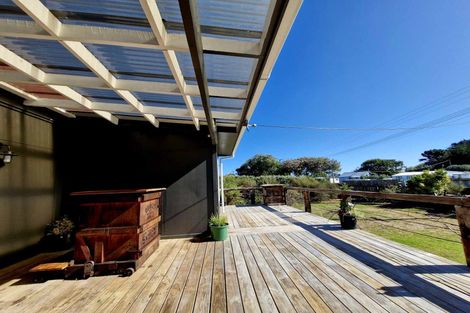 Photo of property in 1927 Parewanui Road, Parewanui, Bulls, 4894