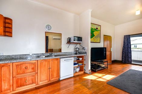 Photo of property in 96 Somerfield Street, Somerfield, Christchurch, 8024