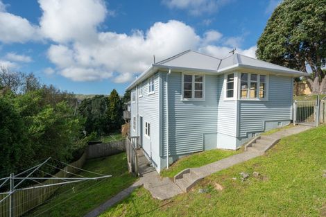 Photo of property in 35 Gloucester Street, Cannons Creek, Porirua, 5024