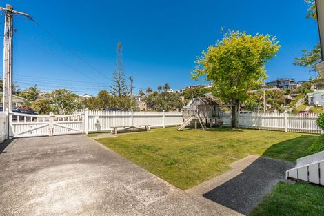 Photo of property in 2 Tennyson Street, Northcote Point, Auckland, 0627