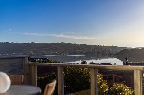 Photo of property in 10 Kinloch Place, Papakowhai, Porirua, 5024