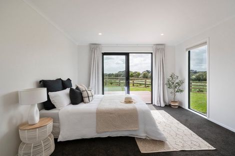 Photo of property in 1121 Parewanui Road, Parewanui, Bulls, 4894