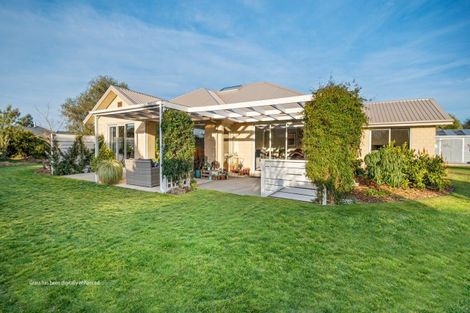 Photo of property in 14 Riverside Way, Amberley, 7410