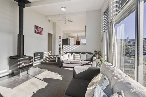 Photo of property in 2 Watson Place, Rangiora, 7400