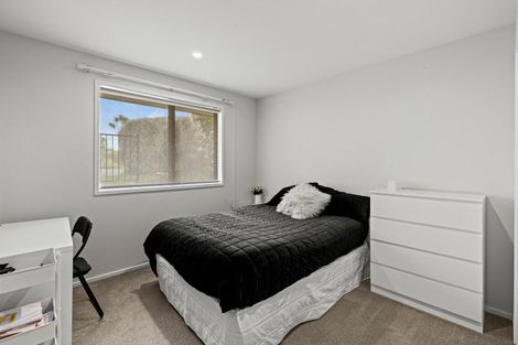 Photo of property in 1a Links Drive, Waiwhakaiho, New Plymouth, 4312