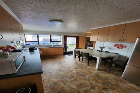 Photo of property in 17 Rua Street, Lyall Bay, Wellington, 6022