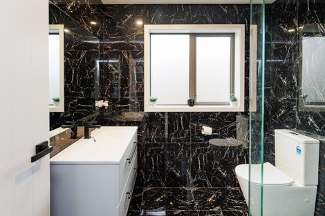 Photo of property in 12 Ivy Lane, Kelvin Grove, Palmerston North, 4414