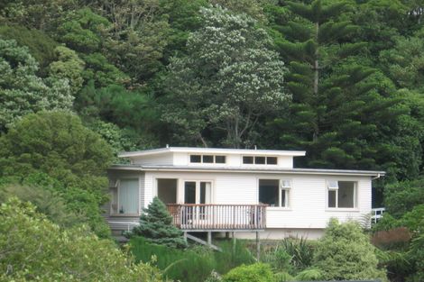 Photo of property in 106 Curtis Street, Northland, Wellington, 6012