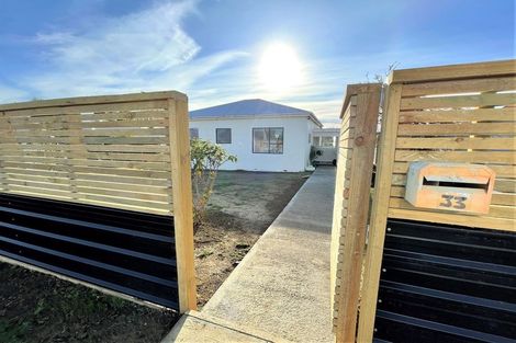 Photo of property in 33 Main Road, Owaka, 9535