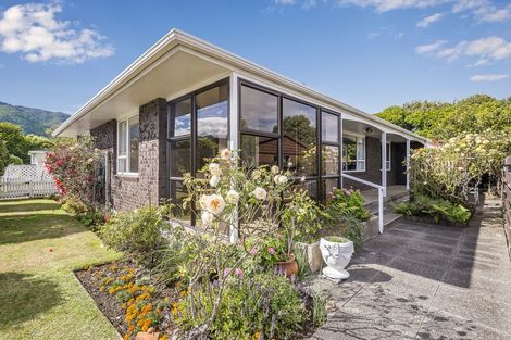 Photo of property in 48a Ngaio Road, Waikanae, 5036