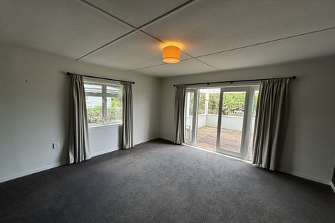 Photo of property in 20 Karaka Street, Merrilands, New Plymouth, 4312