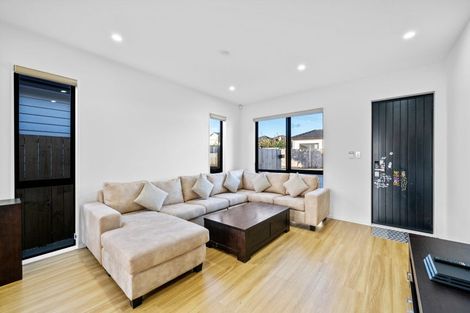 Photo of property in 42 Holcroft Street, Papakura, 2110