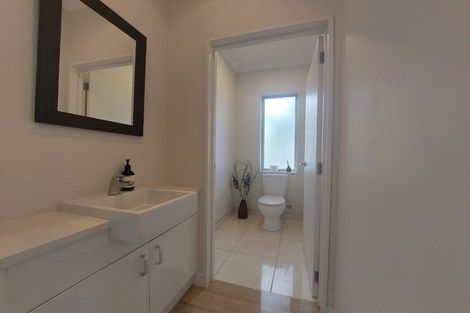 Photo of property in 21 Hornbill Drive, Fairview Heights, Auckland, 0632