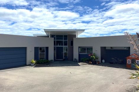 Photo of property in 9 Caughley Grove, Karori, Wellington, 6012