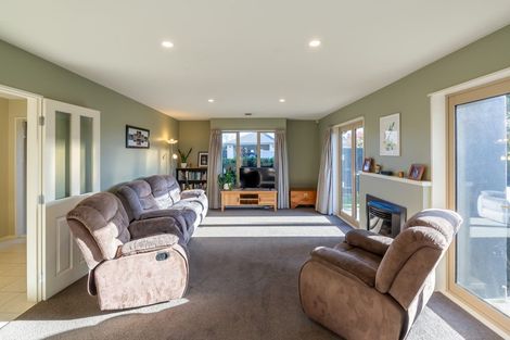 Photo of property in 12 Goldie Place, Rolleston, 7614