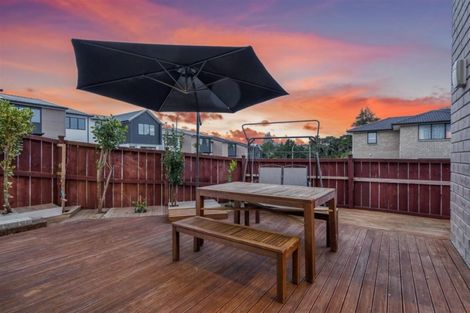Photo of property in 1 Conti Drive, Flat Bush, Auckland, 2019