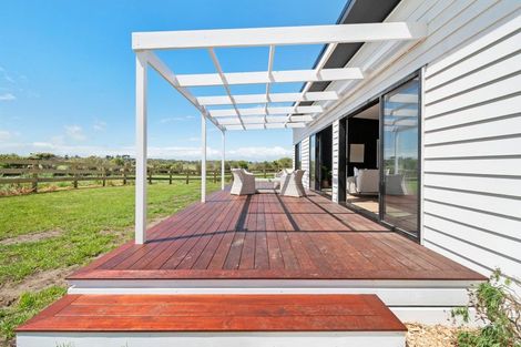 Photo of property in 1121 Parewanui Road, Parewanui, Bulls, 4894