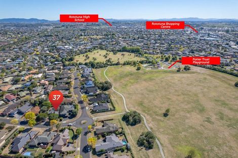 Photo of property in 37 Bramley Drive, Rototuna, Hamilton, 3210