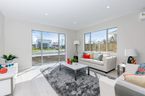 Photo of property in 42 Schoolside Road, Kumeu, 0810