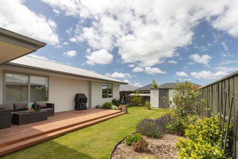 Photo of property in 32 Lansdowne Way, Rolleston, 7615