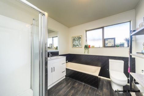 Photo of property in 66 Carter Crescent, Awapuni, Palmerston North, 4412