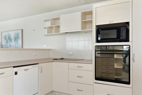 Photo of property in 2 Maunganui Road, Mount Maunganui, 3116