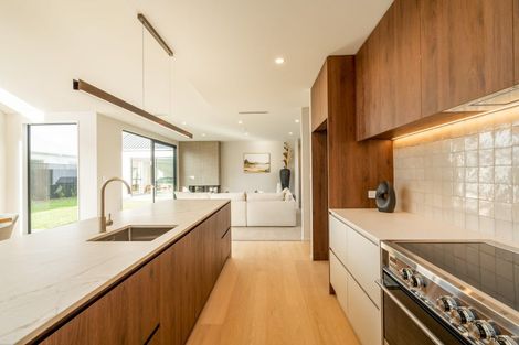 Photo of property in 18 Burkett Street, Marshland, 8051
