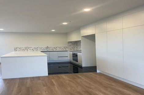 Photo of property in 233 Lake Road, Northcote, Auckland, 0627