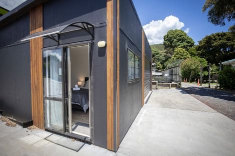 Photo of property in 14 Whaanga Road, Raglan, 3297