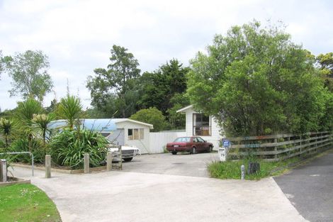 Photo of property in 19 Benita Place, Sunnyvale, Auckland, 0612
