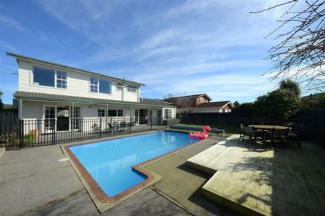 Photo of property in 11 Hillcrest Place, Avonhead, Christchurch, 8042