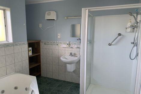 Photo of property in 14 Leeton Drive, Waipukurau, 4200