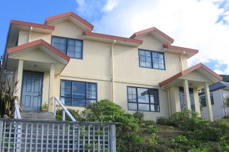 Photo of property in 1 Castlemaine Close, Karori, Wellington, 6012