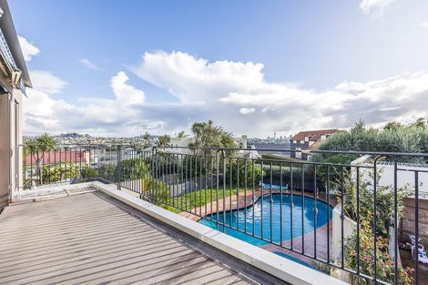 Photo of property in 1420 Whangaparaoa Road, Army Bay, Whangaparaoa, 0930