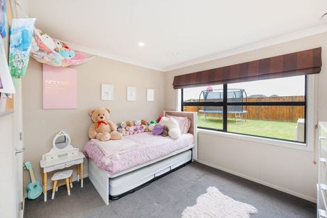 Photo of property in 35 Rosalie Terrace, Kelvin Grove, Palmerston North, 4414