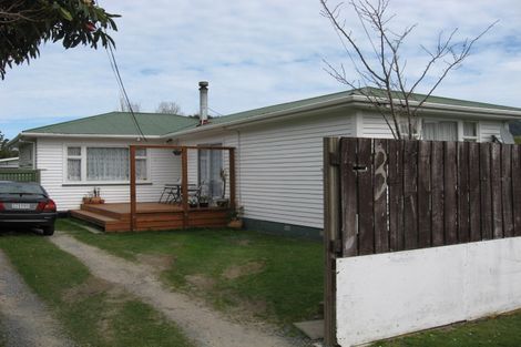 Photo of property in 3 Hunt Street, Wainuiomata, Lower Hutt, 5014
