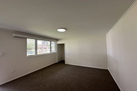 Photo of property in 60 Edmonton Road, Henderson, Auckland, 0612