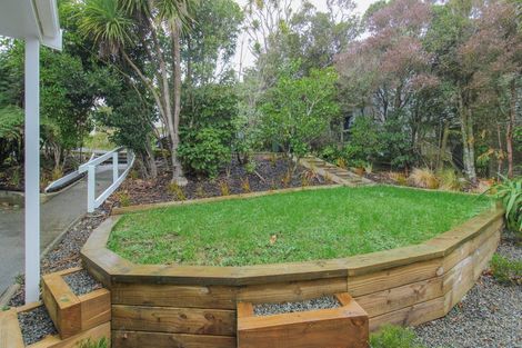 Photo of property in 35 Farm Road, Northland, Wellington, 6012