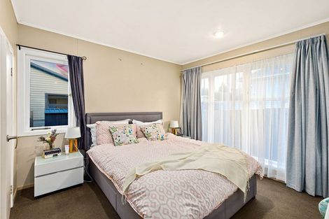 Photo of property in 67 Roberts Road, Te Atatu South, Auckland, 0610